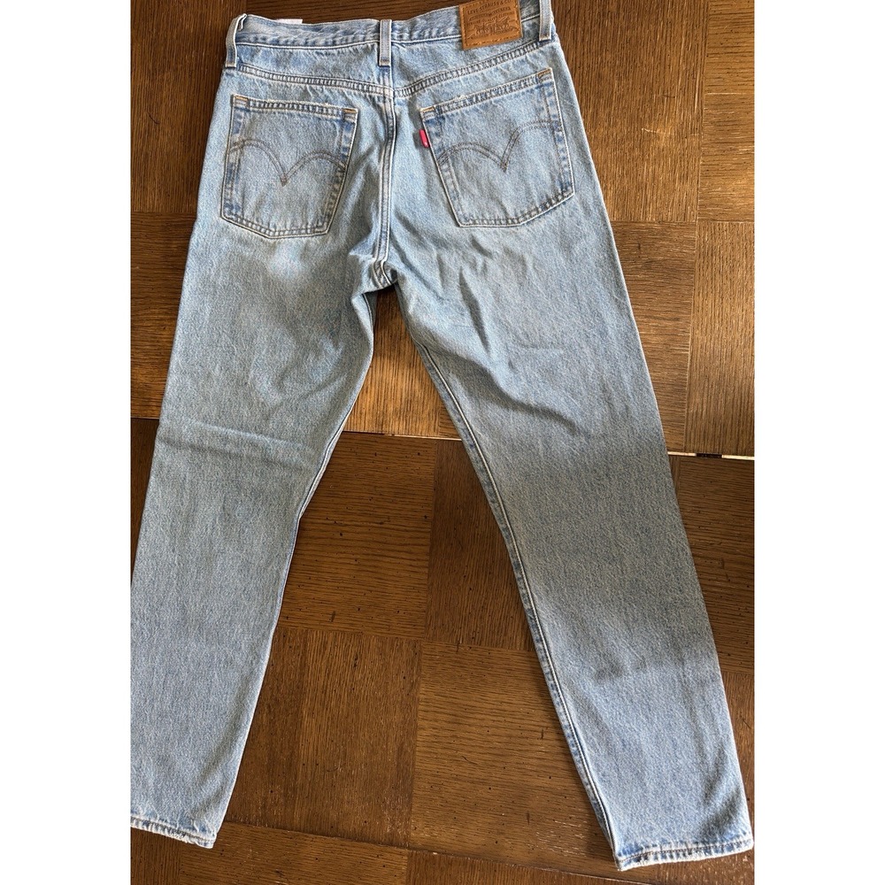 Levis Jeans Wedgie Women's Size 27 Distressed Denim Light Wash Button Fly - Picture 2 of 11